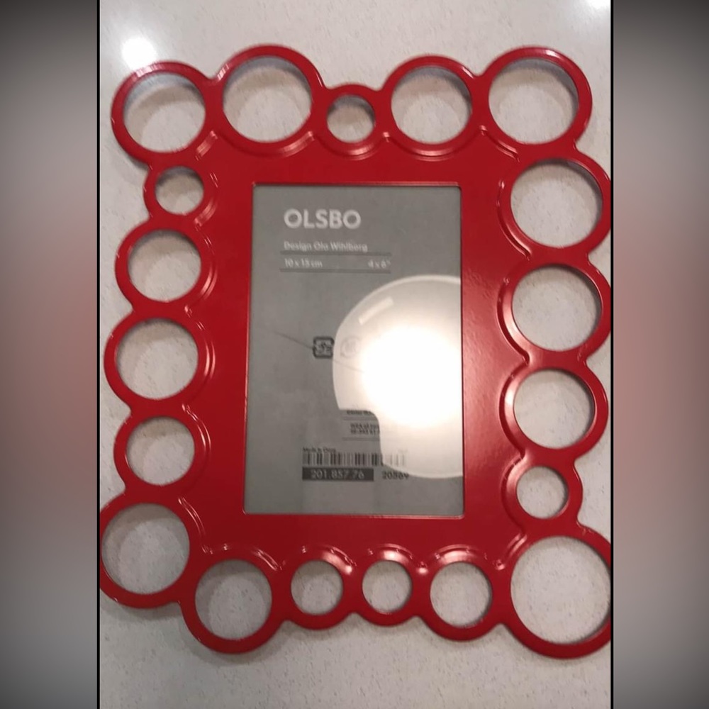 NWOT Red metal photo frame 4X6” / 10X13 cm